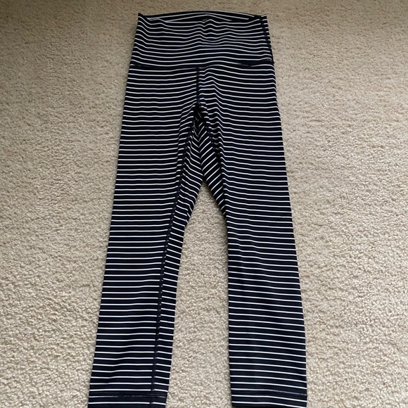 lululemon wunder under stripe leggings 19" 4 - Picture 3 of 3